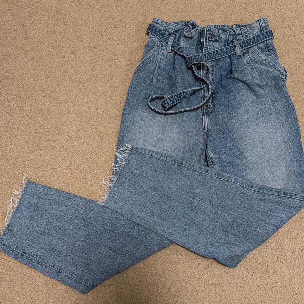 EUC Abercrombie cinch waist mom jeans sz. 27/4